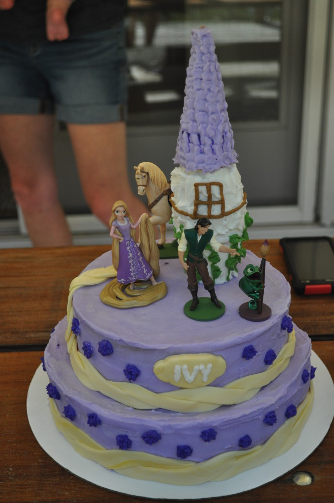 Tangled Birthday Cake