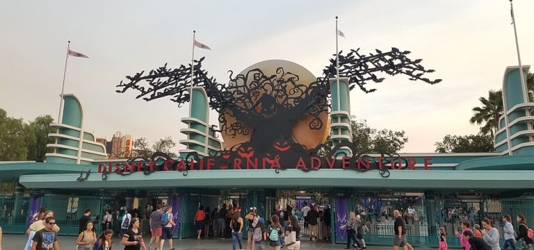 Haul-o-Ween at Disney California Adventure PLUS Throw A Cars 3 Viewing Party