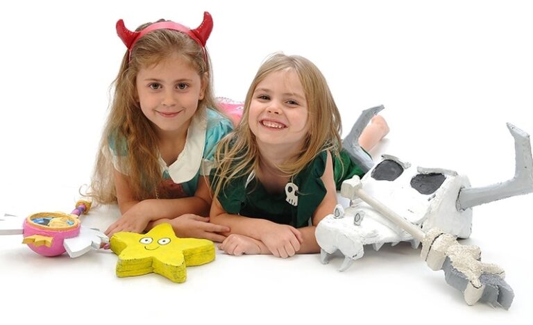 Get Free Halloween Pictures at a Portrait Studio Near You