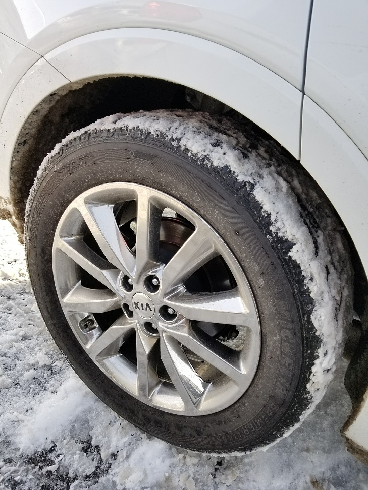 Kia Sorento Tire in Snow