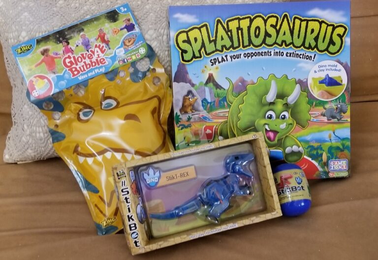 Celebrate Summer and Jurassic World: Fallen Kingdom with these Must Have Dinosaur Toys! | #JurassicWorld