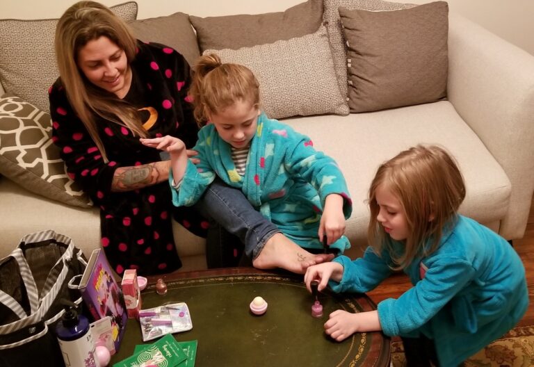 How to Plan the Best Mother Daughter At Home Spa Day!