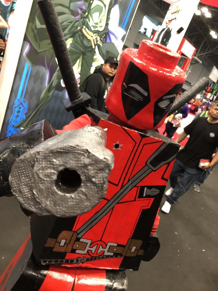 Cosplay NYCC LEGO Deadpool