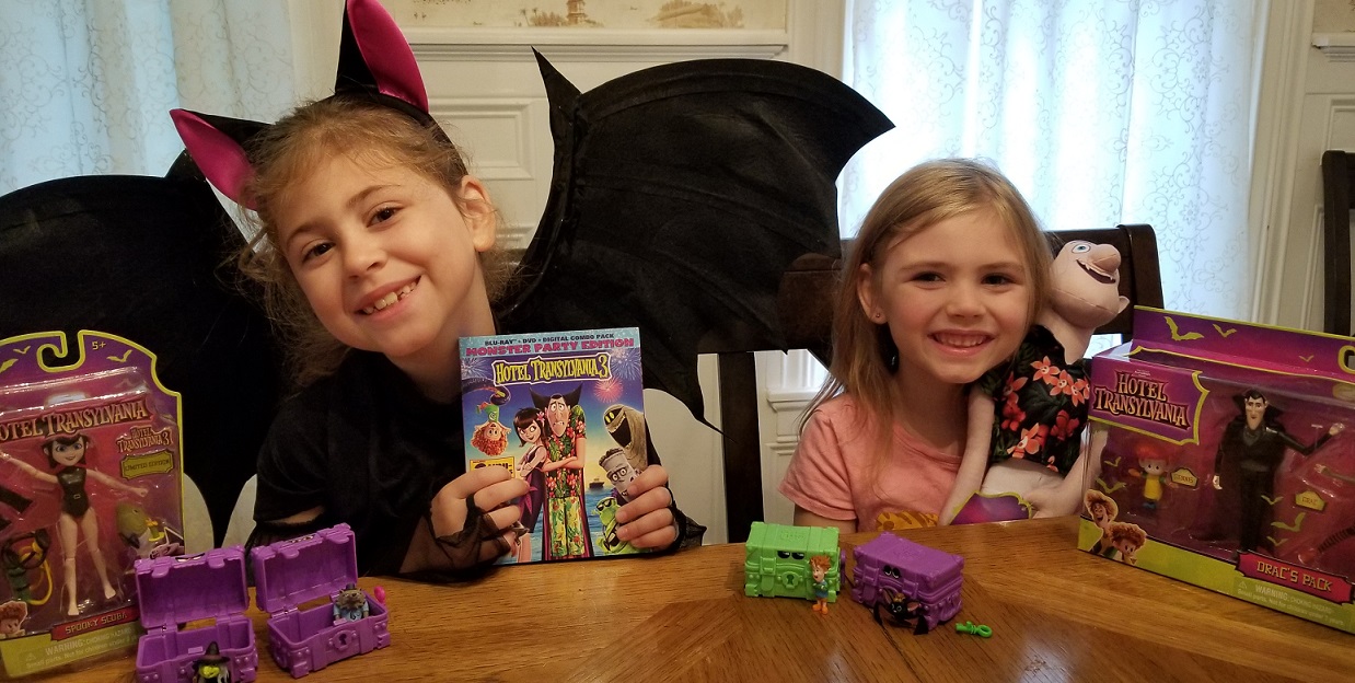 Celebrate Halloween in Style with Hotel Transylvania 3! Hotel T 3 Crafts