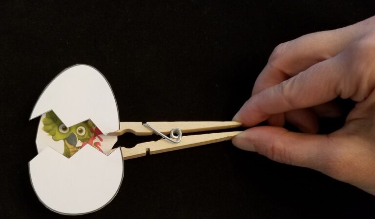 Meet Your New Best Dino Friends From Disney’s Gigantosaurus With This Fun Craft!