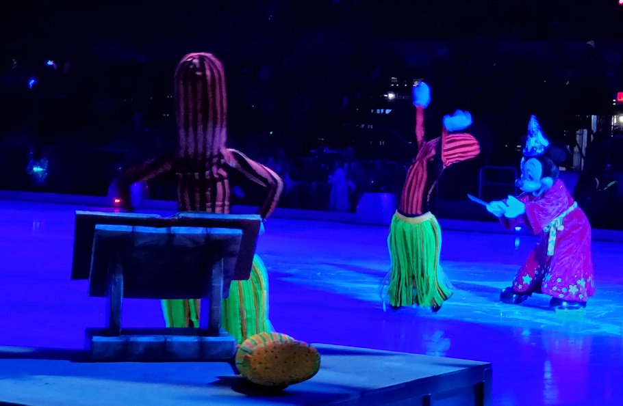 Disney On Ice presents Celebrate memories Sorcerer Mickey