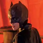 Batwoman: The Complete First Season Review & Bonus Features List