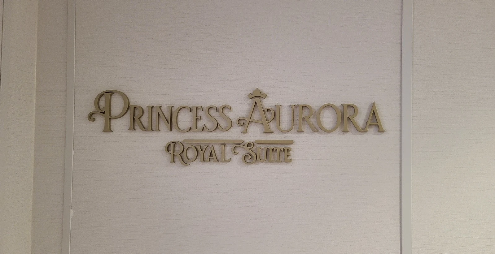 Disney Wish Princess Aurora Royal Suite Photo & Video Tour