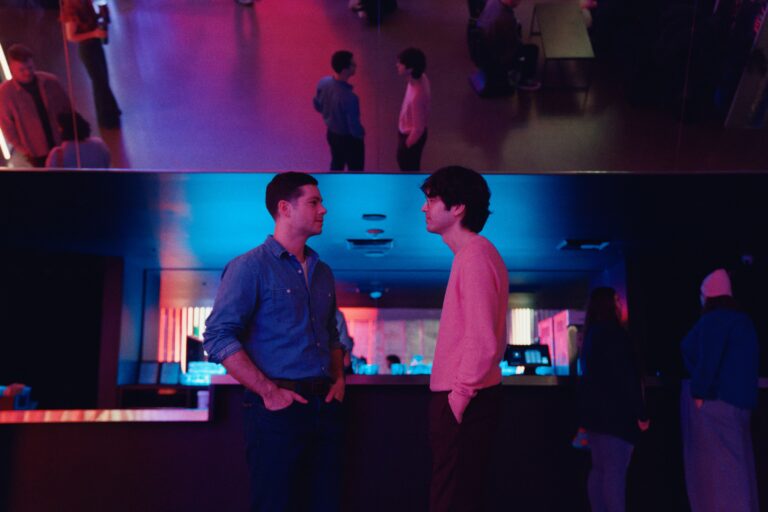 Twinless Review: A Completely Captivating Dark Comedy