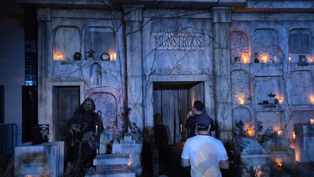 Universal Halloween Horror Nights Hollywood 2025 Monsterous 3 House