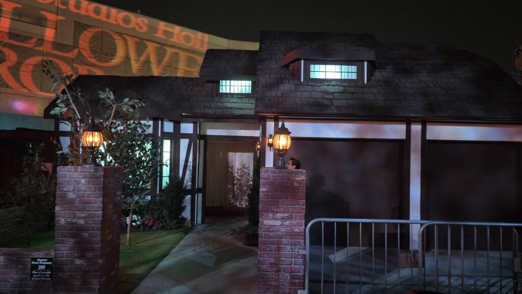 Universal Halloween Horror Nights Hollywood 2025 Poltergeist House
