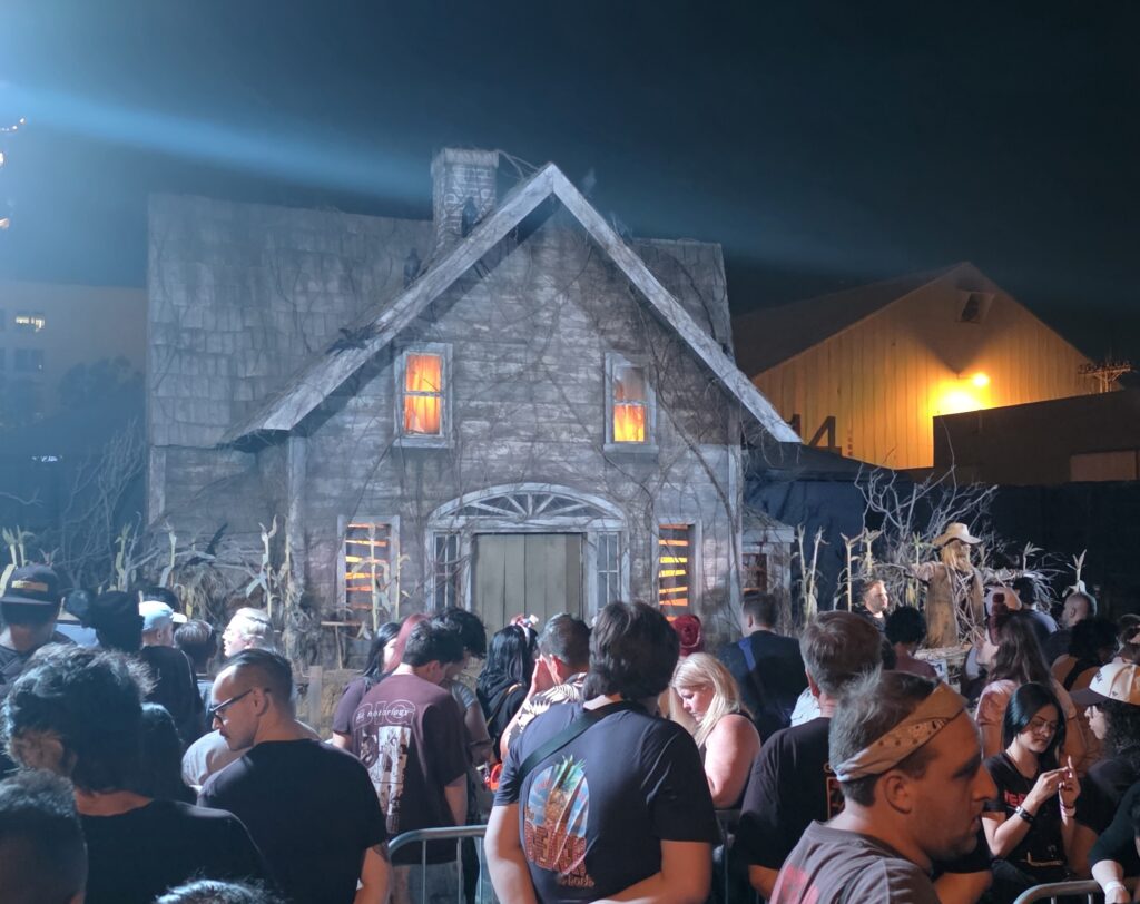Universal Halloween Horror Nights Hollywood 2025 Scarecrow House