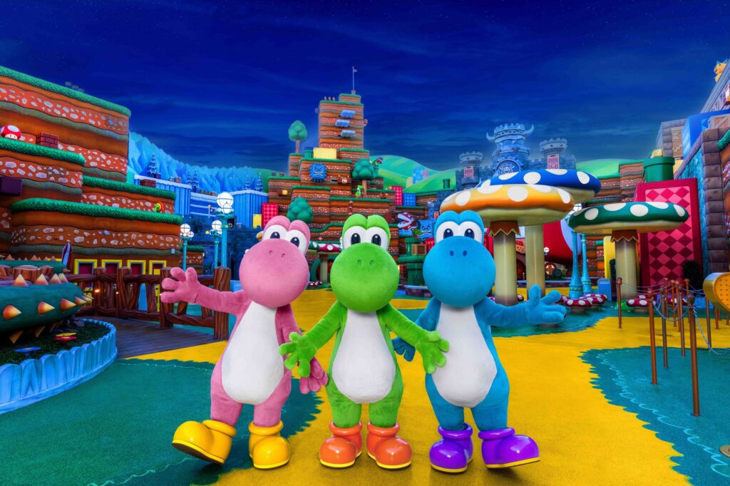 Universal Fan Fest Colorful Yoshis